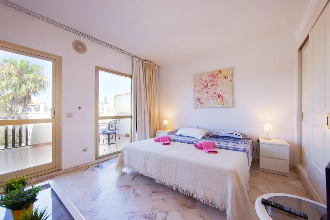 Romana Playa Studio Elviria Marbella 0*,